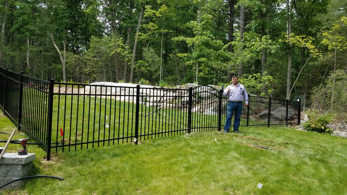 Aluminum fence customer project photo 51